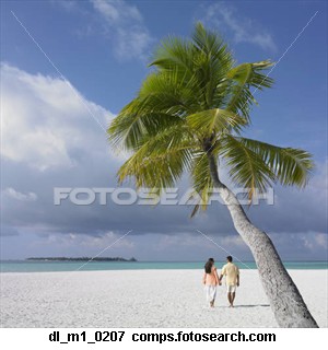 [couple-walking-beach_~dl_m1_0207.jpg]