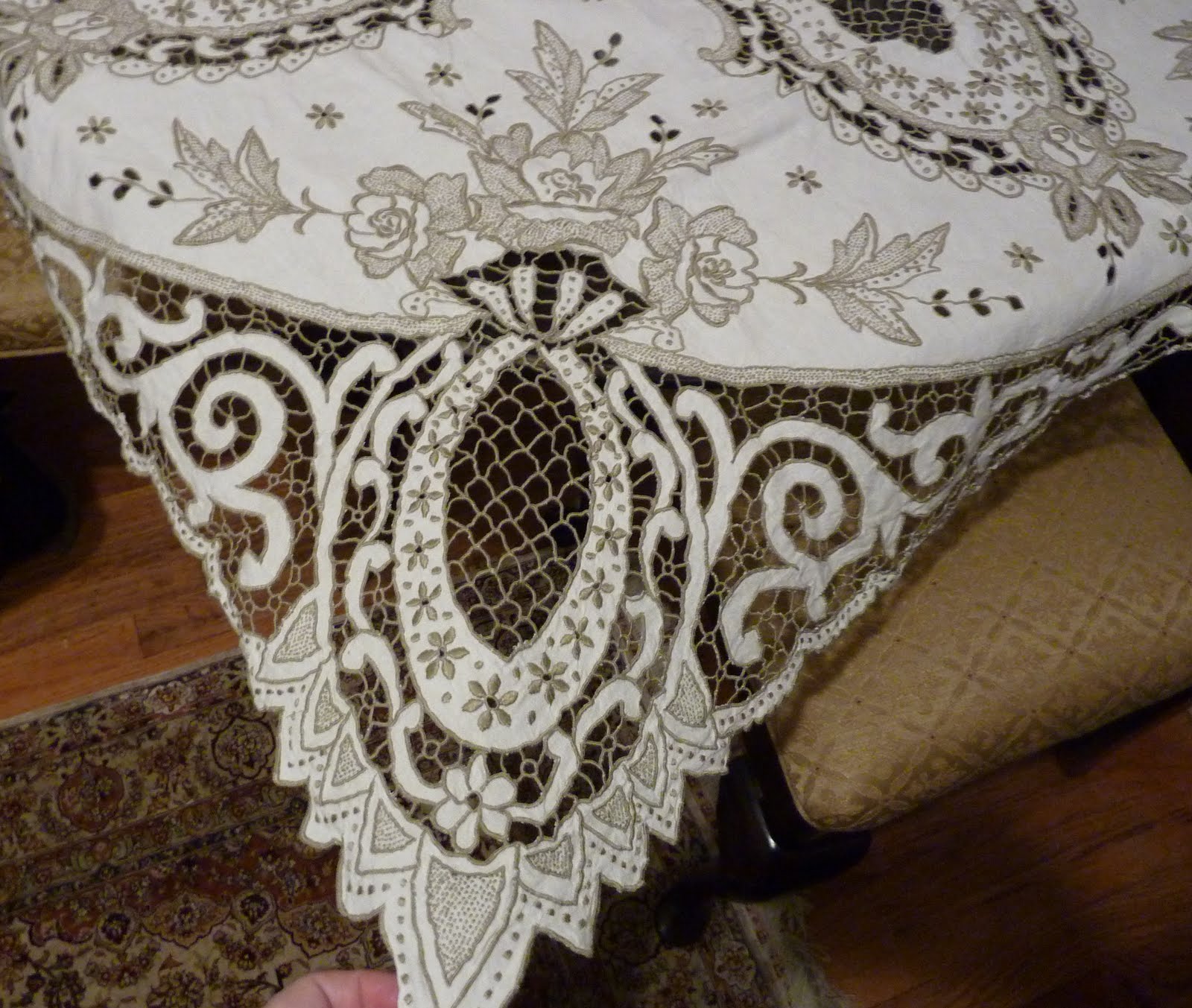 Madeira Linen Collector Pretty Vintage Designs