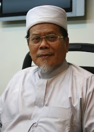 ustaz ahmad awang