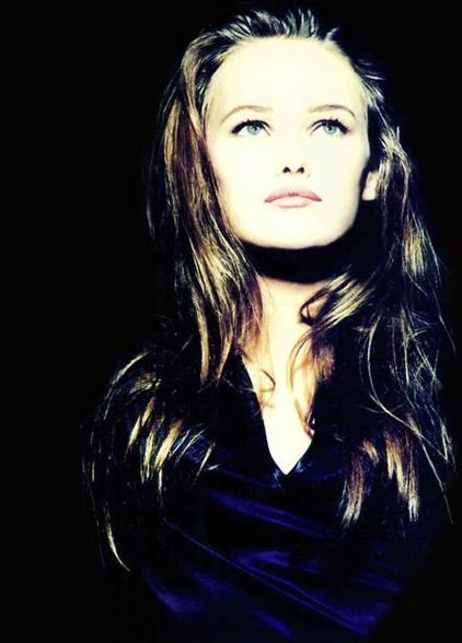 In 1998 she met Johnny Depp johnny depp y vanessa paradis. In 1998 she met Johnny Depp