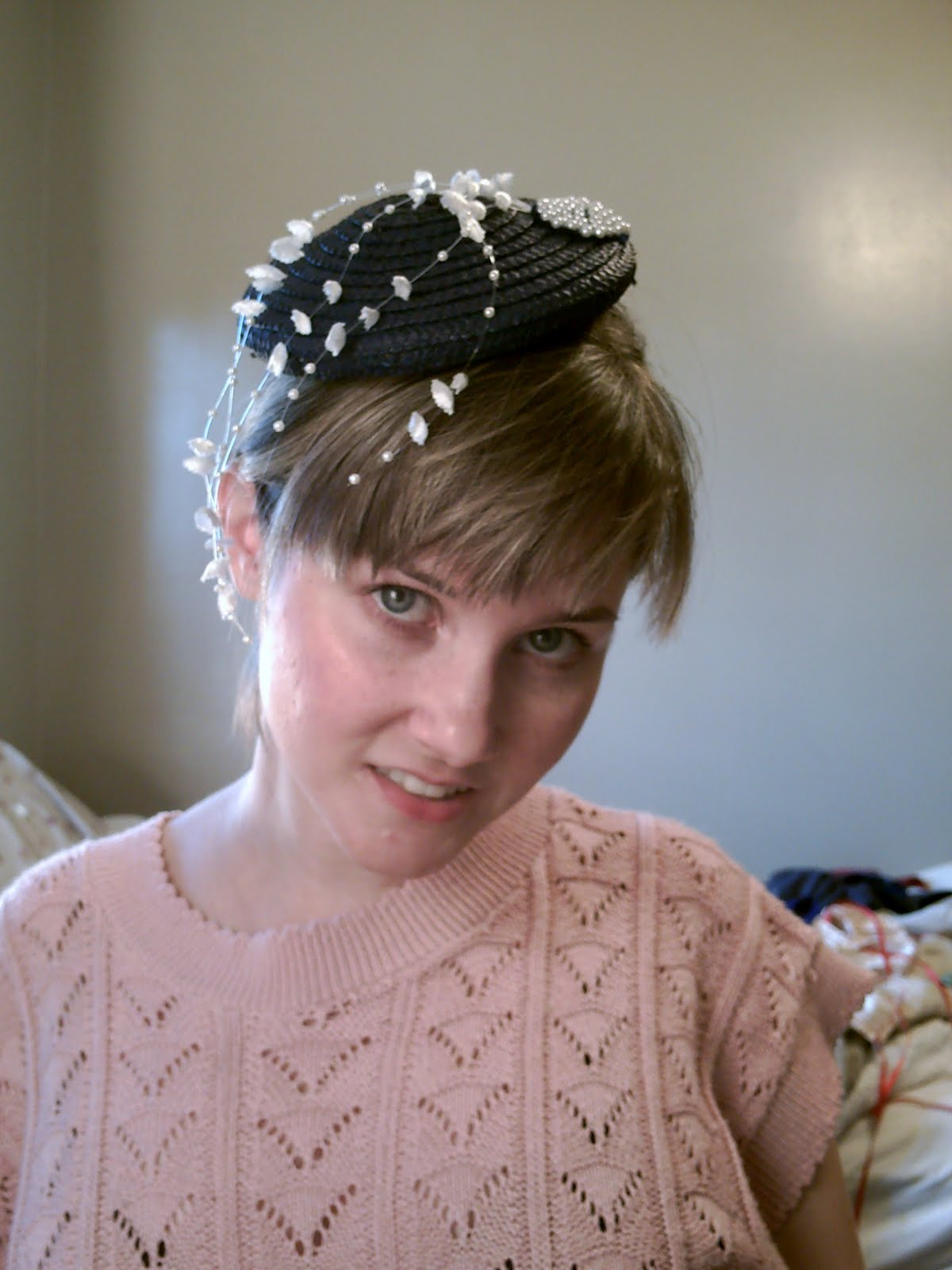 La Bouilloire Noire DiY Straw Pill Box Hat