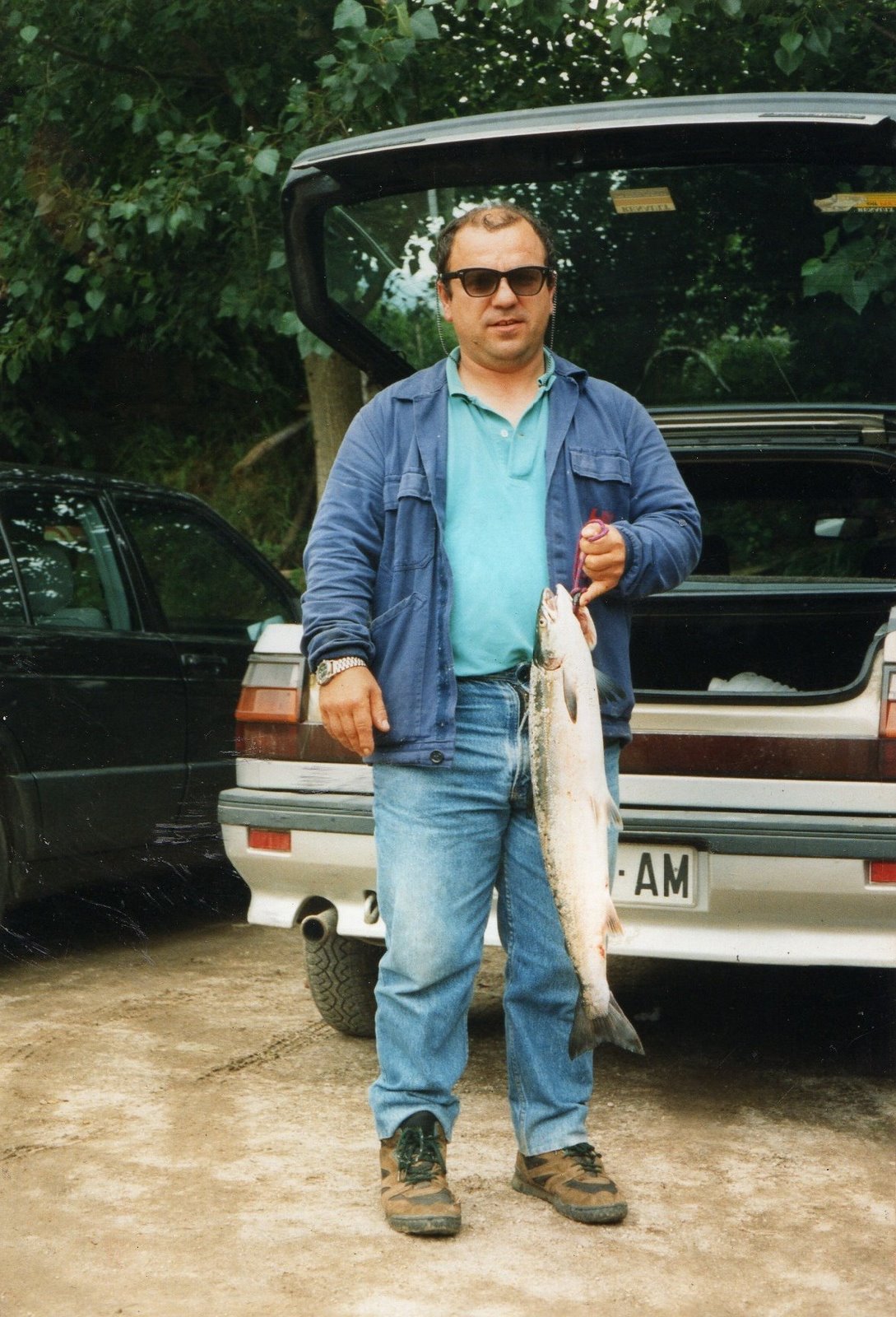 [img041.jpg]