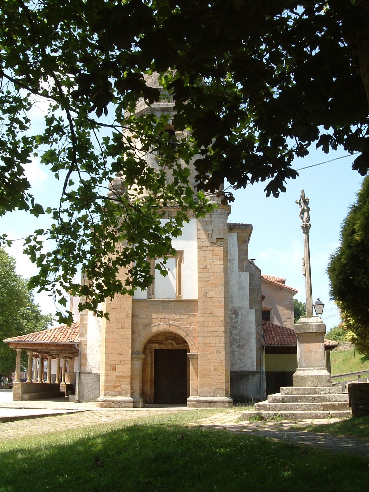[8-iglesia+de+lastres2.JPG]