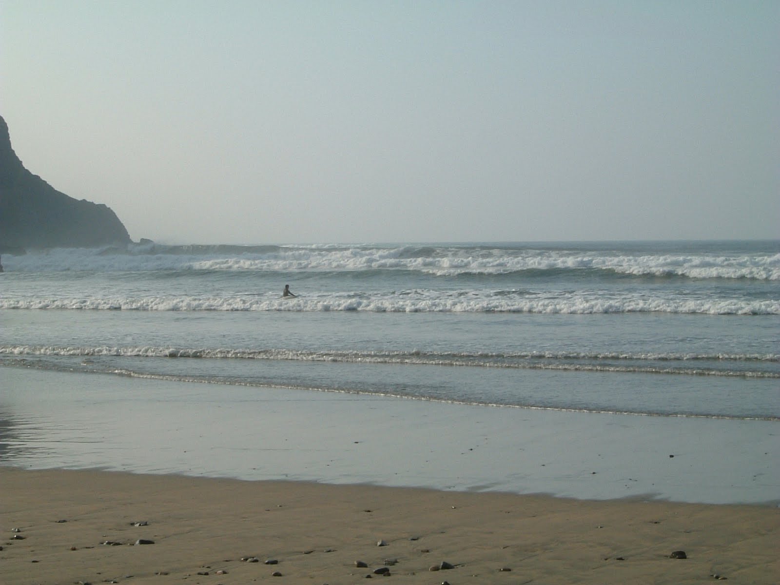 [la+playa+estaba+para+los+surfers.JPG]