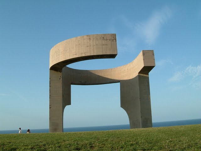 [elogio+al+horizonte+de+chillida-gijon.JPG]