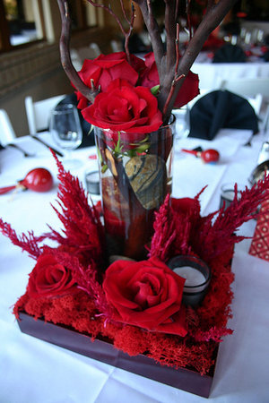 black and red wedding centerpieces