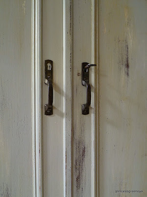 princessgreeneye: TV aus dem Schrank......