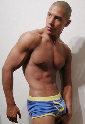 gay guide of barcelona gay men blogging about married men