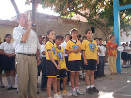 FELICITADAS POR COMPAÑEROS ESCUELA