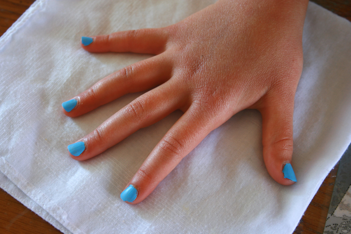 How to Paint Fun Designs on Fingernails (she Cocoa) Or so she says...