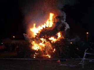 Quemaron la mufa en Mar de Ajó Norte 10 muñeco4