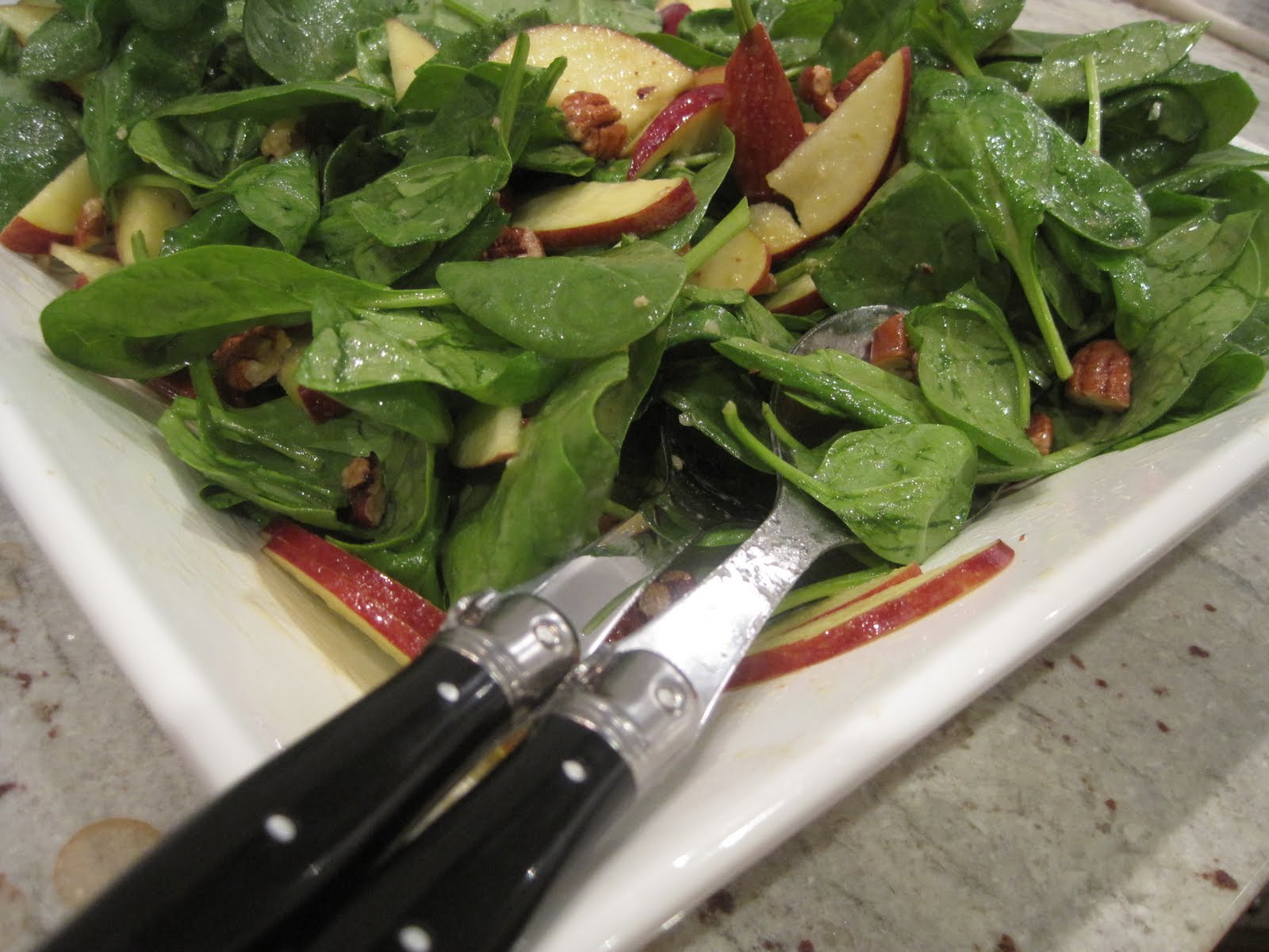 Easter Decorating ideas for tablescapes, centerpieces and vignettes.