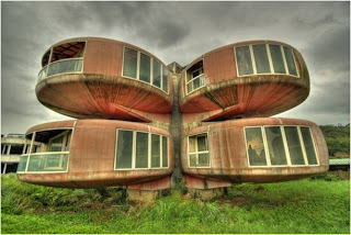 The Ufo House (Sanjhih, Taiwan) The Ufo House (Sanjhih, Taiwan)