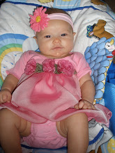Livy at one month!