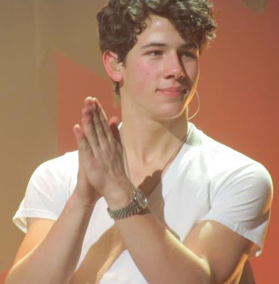 NuEvA No geNIal Nick-jonas-boston-malfunction+(2)