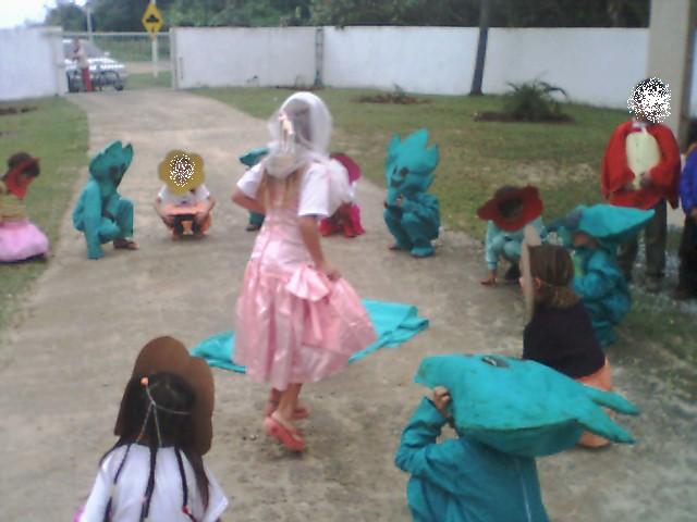 [06.JPG]