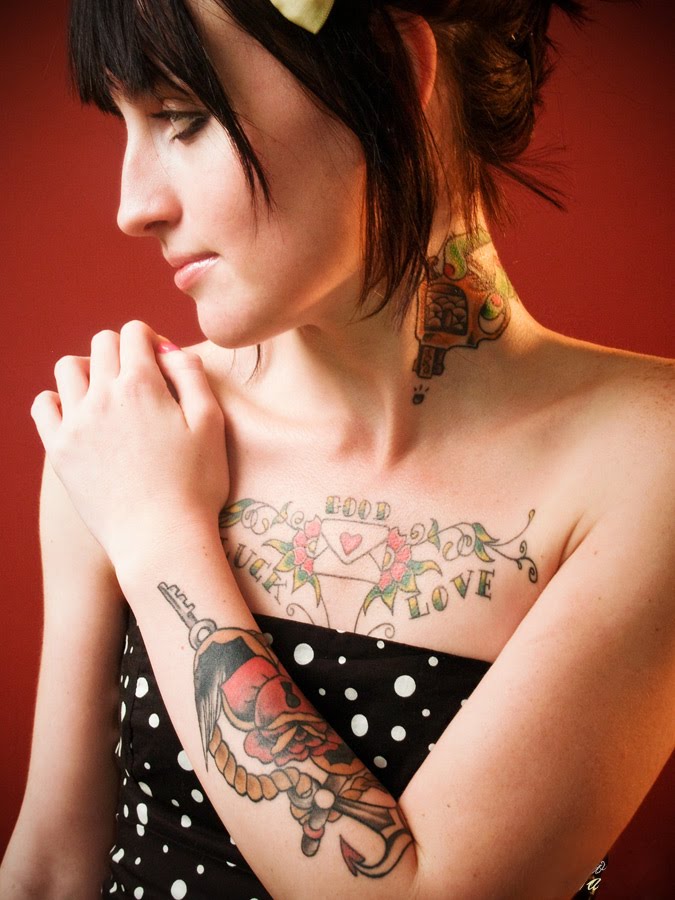 Female rib tattoos are really sexy because it shows the shape and natural Female rib tattoos are really sexy because it shows the shape and natural