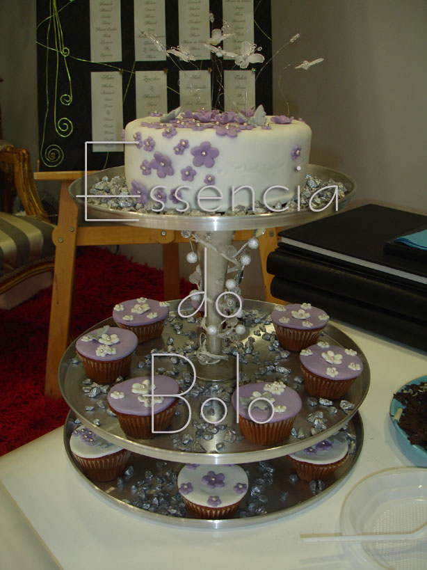 [violeta-e-branco-com-borbol.jpg]