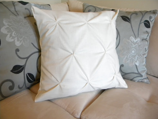 Roosevelt Kid: D.I.Y. Pinched Fabric Throw Pillows