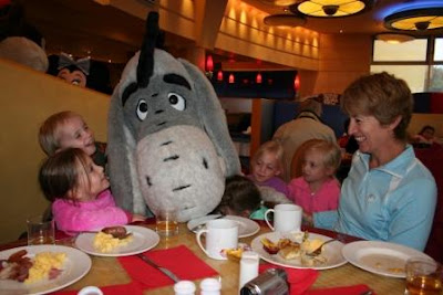 The Dubai Lockharts: Disneyland Paris Character Breakfast