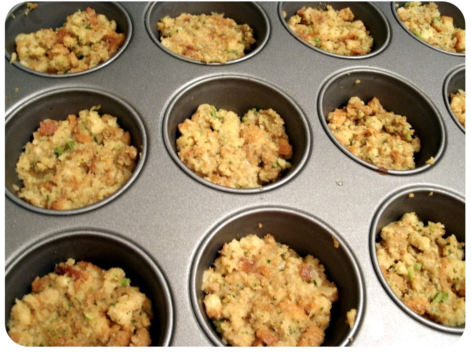 Easy Peasy Lemon Squeezy Stuffing & Mashed Potato Cupcakes, anyone?
