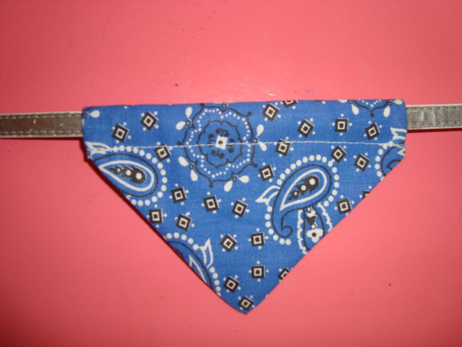 Anngela's Pretty Little Things Easy Dog Bandana {Tutorial}