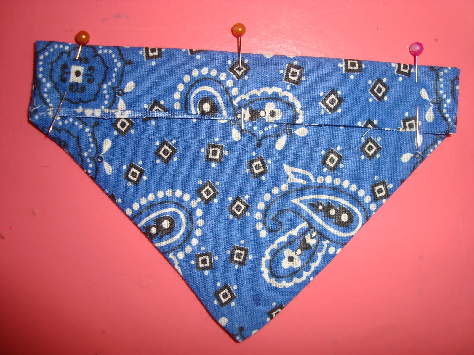 Anngela's Pretty Little Things Easy Dog Bandana {Tutorial}