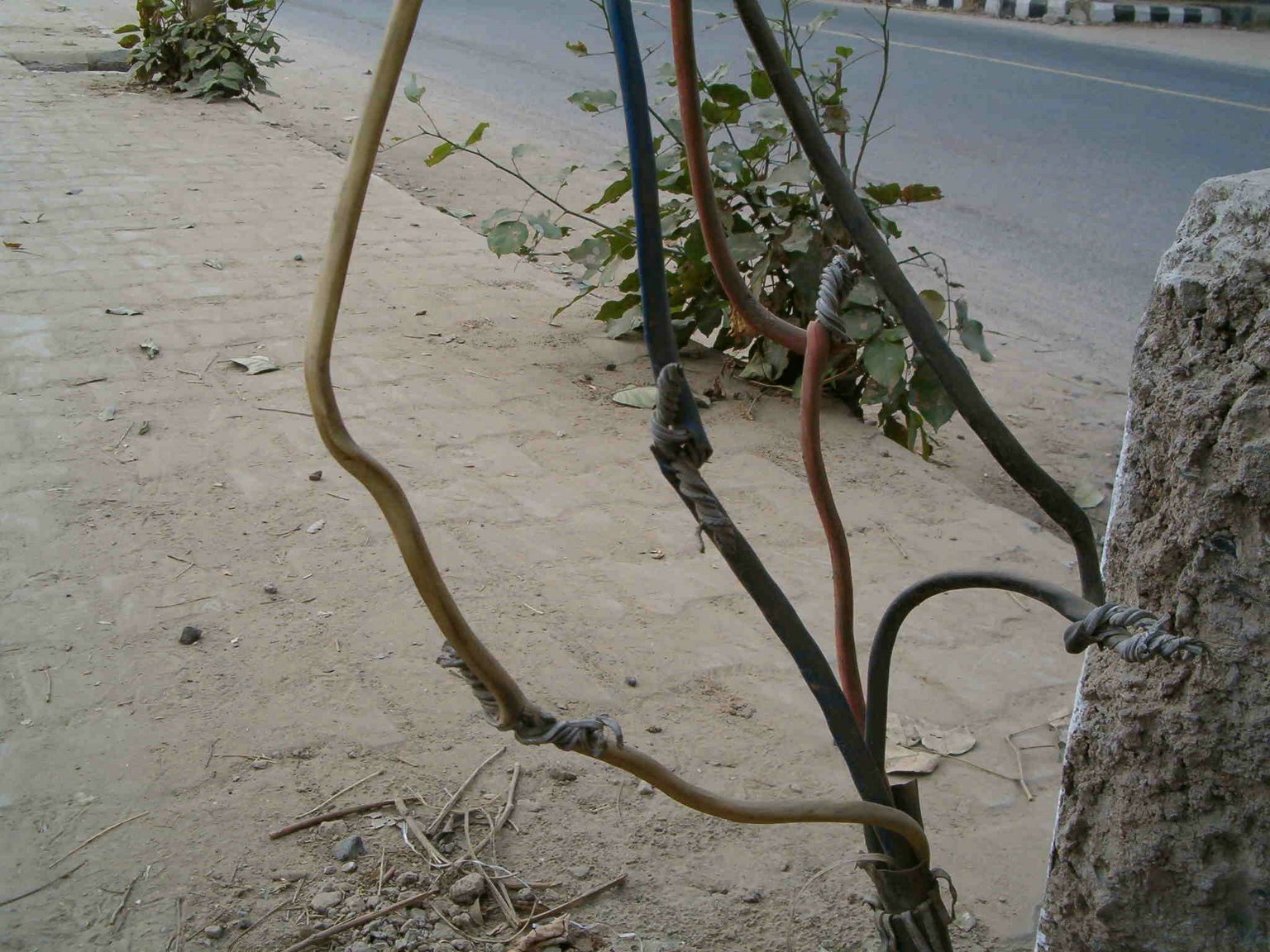 [Street+lights+connection+1.JPG]