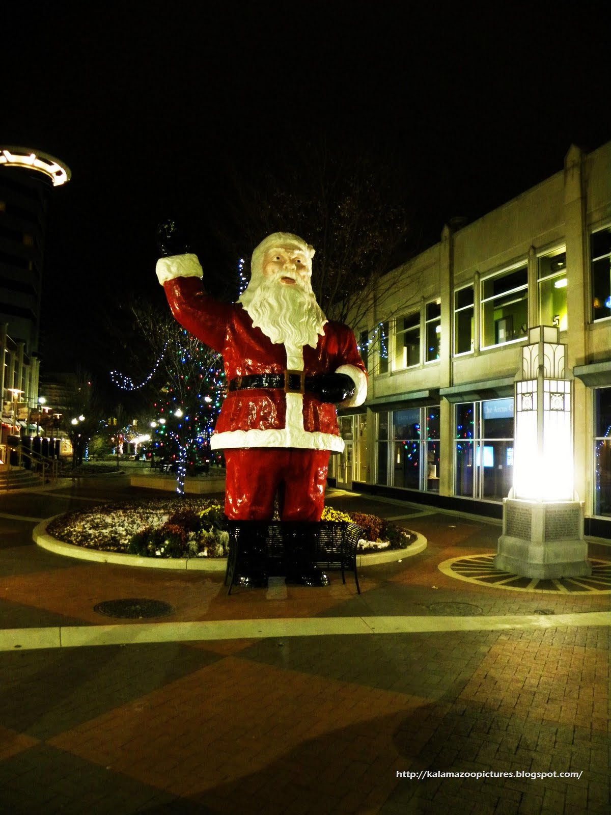 Kalamazoo In Pictures Night time Downtown kalamazoo, Holiday Season