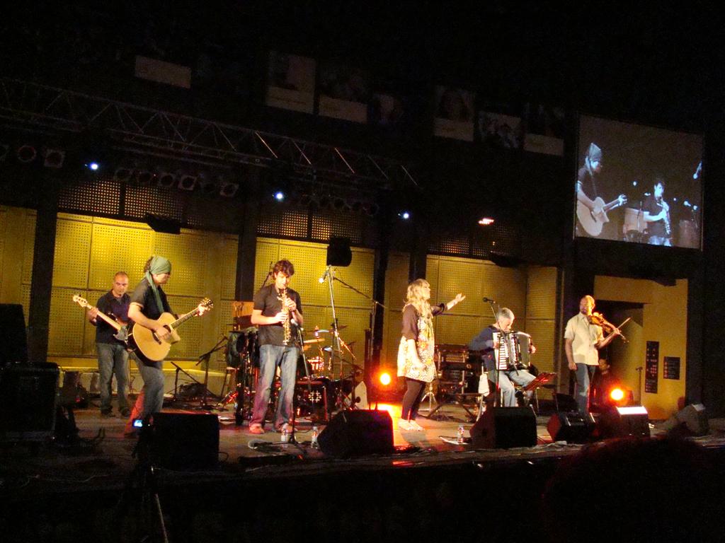 [2009-08-07+099+(Large).jpg]