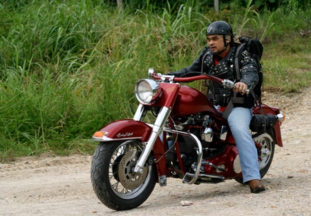 http://2.bp.blogspot.com/_MuGfCmiNLMA/TPujim-Dz2I/AAAAAAAAAe8/xaHTIchUzJ4/s1600/Hantu+Kak+Limah+Balik+Rumah.jpg