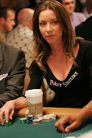 Qi poker player