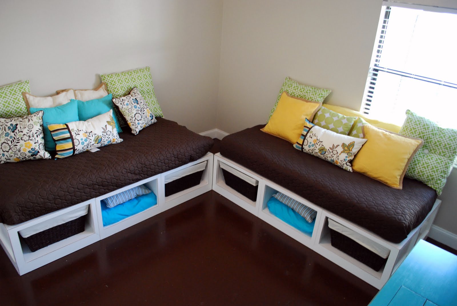 Kara's Korner Double Vision Making A{nother} Daybed Kara's Korner Double Vision Making A{nother} Daybed
