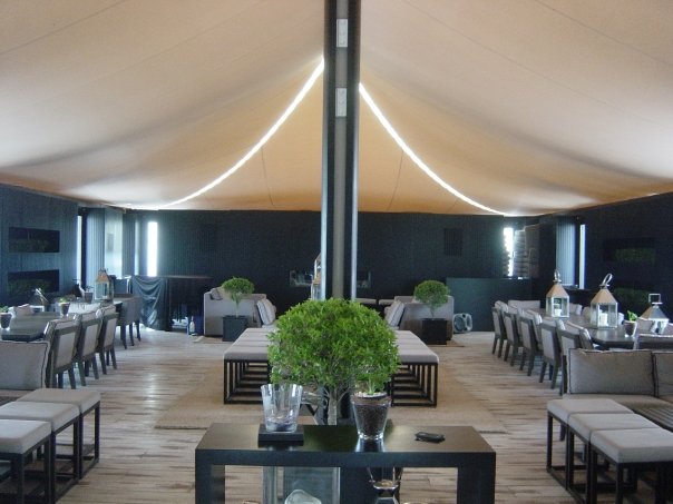 Shy Rooftop Kemang (Hotel Papillion, 45AA Jl Kemang Raya