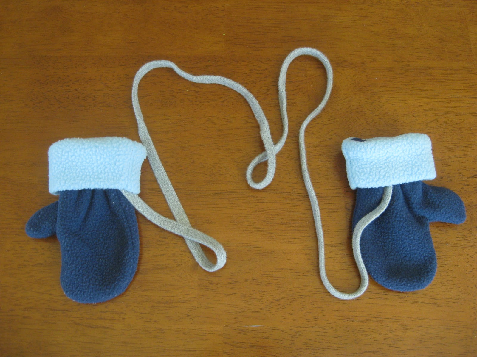 april's craft nest mittens on a string