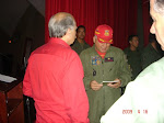 El GB (AVB) Eslain Longa Tirado, Comandante de la Base Aérea El Libertador, asiste al evento