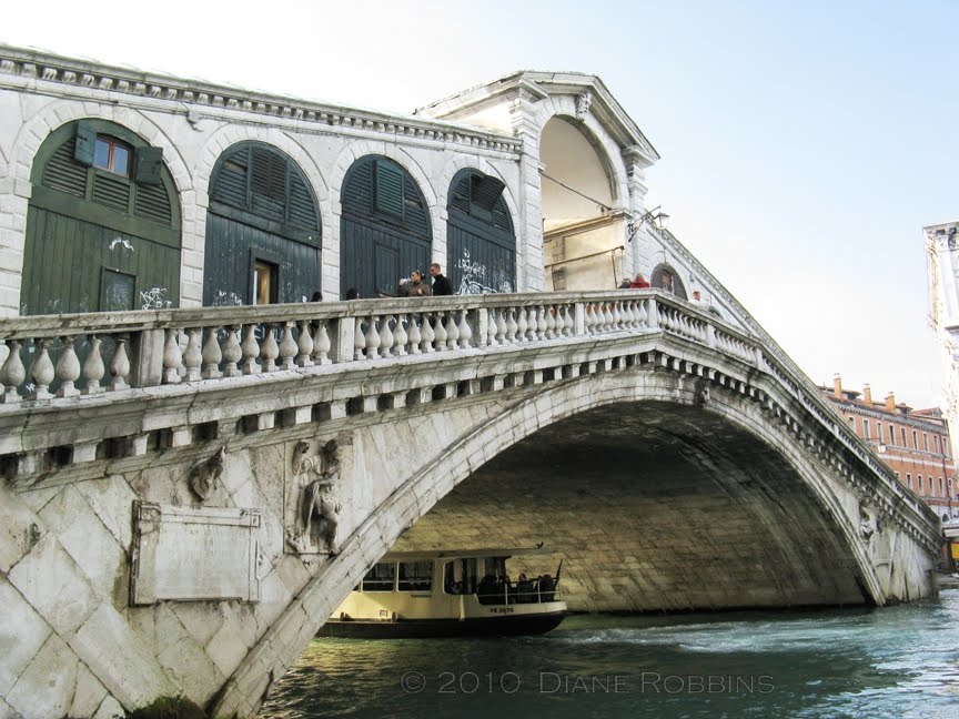 Travel Snippets and More: Rialto Bridge, Venice, Italy