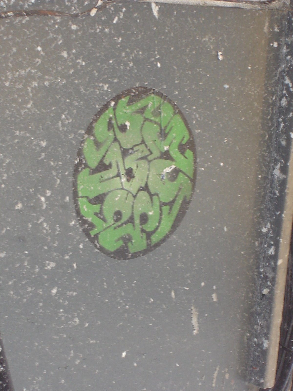 [PZT+Sticker+Graffiti+Porto.JPG]