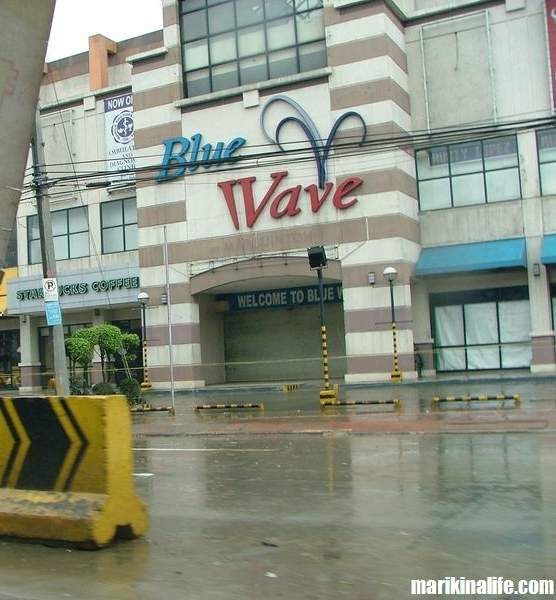 Bluewave Marquinton and Robinsons Flooded During Typhoon Marikina Life