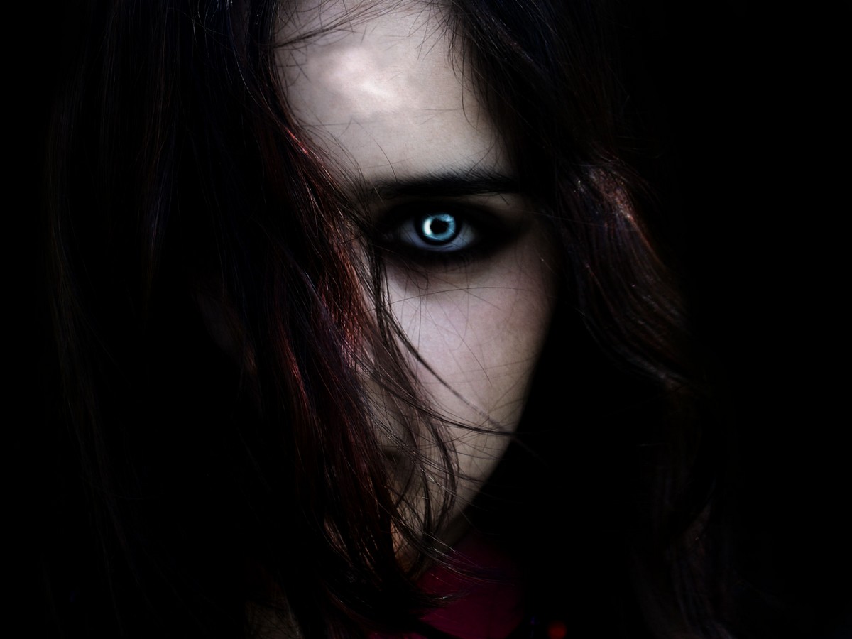 http://2.bp.blogspot.com/_N8rQRcs-DzM/TL_vSxZqDaI/AAAAAAAAAgY/T-UO-UTrwas/s1600/z-Evil-Eye-246304.jpeg