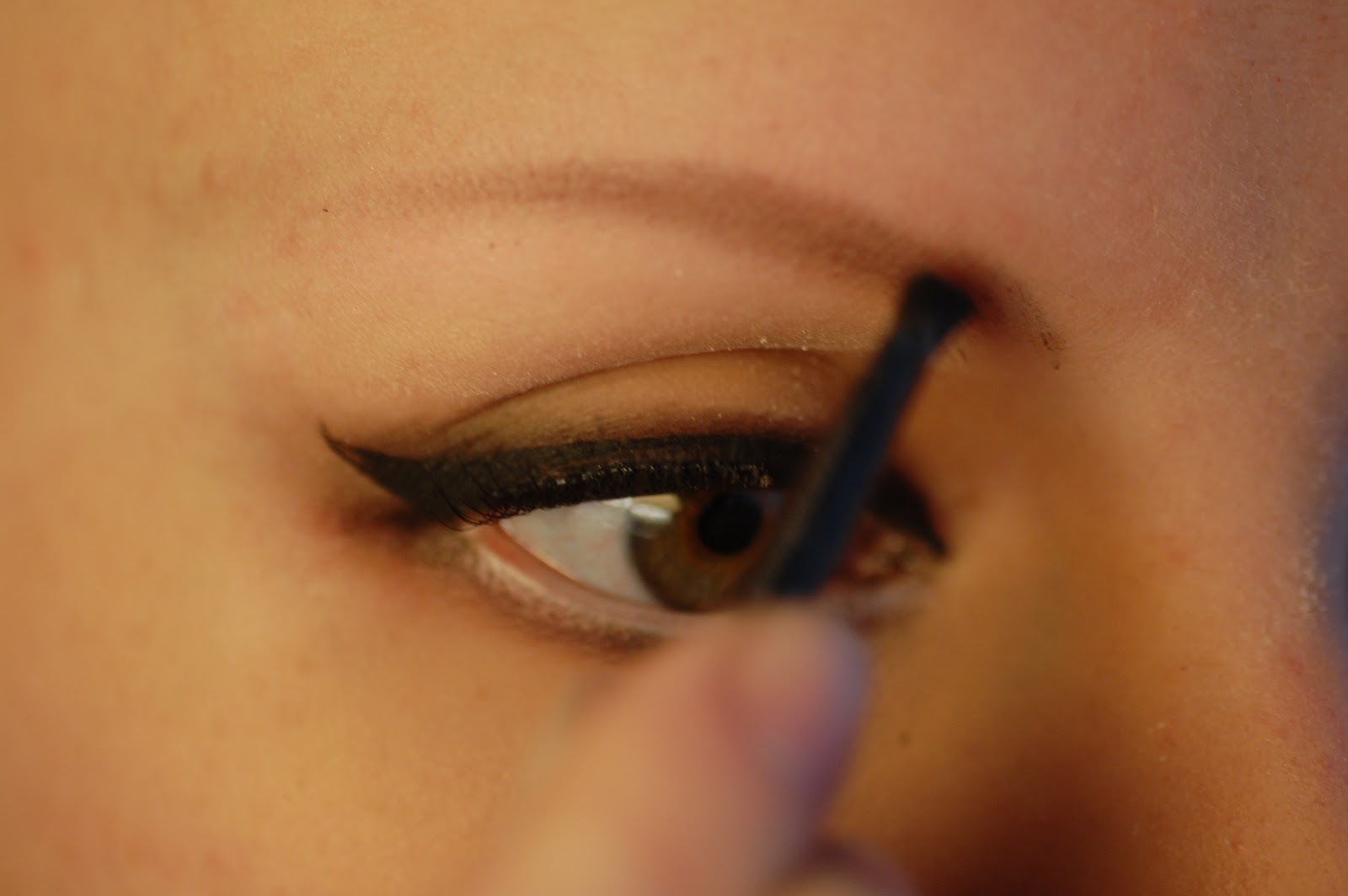 EyelineHer Eyebrow, you brow... (part two, with photos)