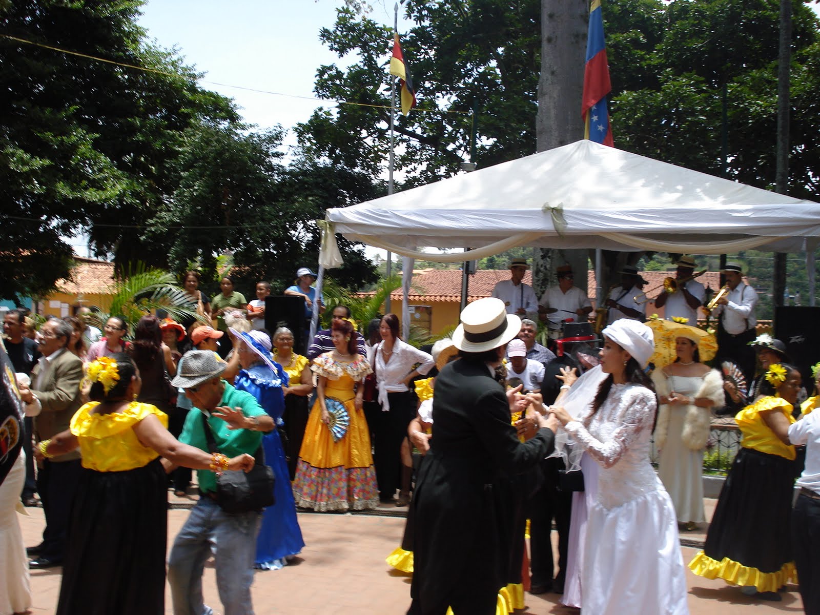 EL ZORRO PROTECTOR FIESTAS PATRONALES DE EL HATILLO