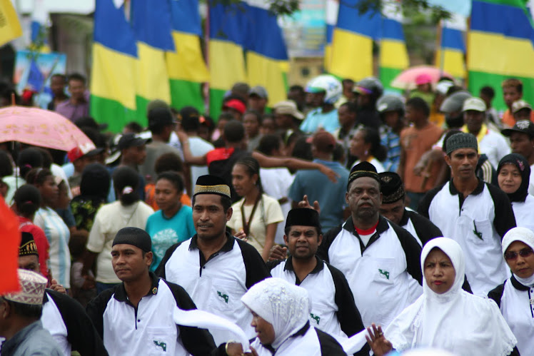 manokwari muslim Near the city of manokwari, which is the present capital of papua barat west papua was given a monolithic christian, ie non-muslim identity. manokwari muslim Near the city of manokwari, which is the present capital of papua barat west papua was given a monolithic christian, ie non-muslim identity.
