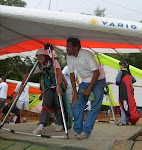 mulherada na rampa esperando pra decolar!