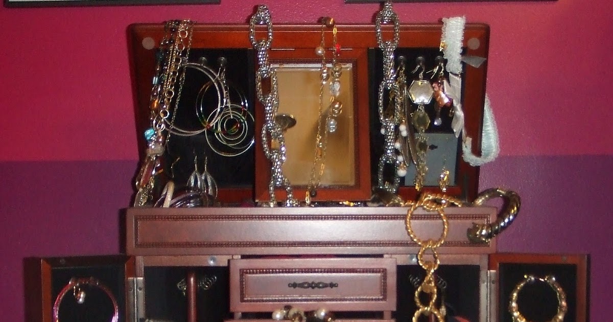 ORGANIZE CLEAN DESIGN How to Clean and Organize a Velvet Jewelry Box