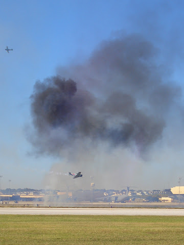 Lackland AFB Air Fest: Tora! Tora! Tora! - Japan Aircraft Circle Back