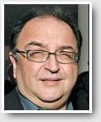 Roger Friedman despedido por review