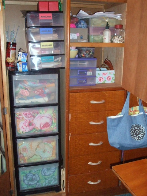 [wardrobe+open.jpg]