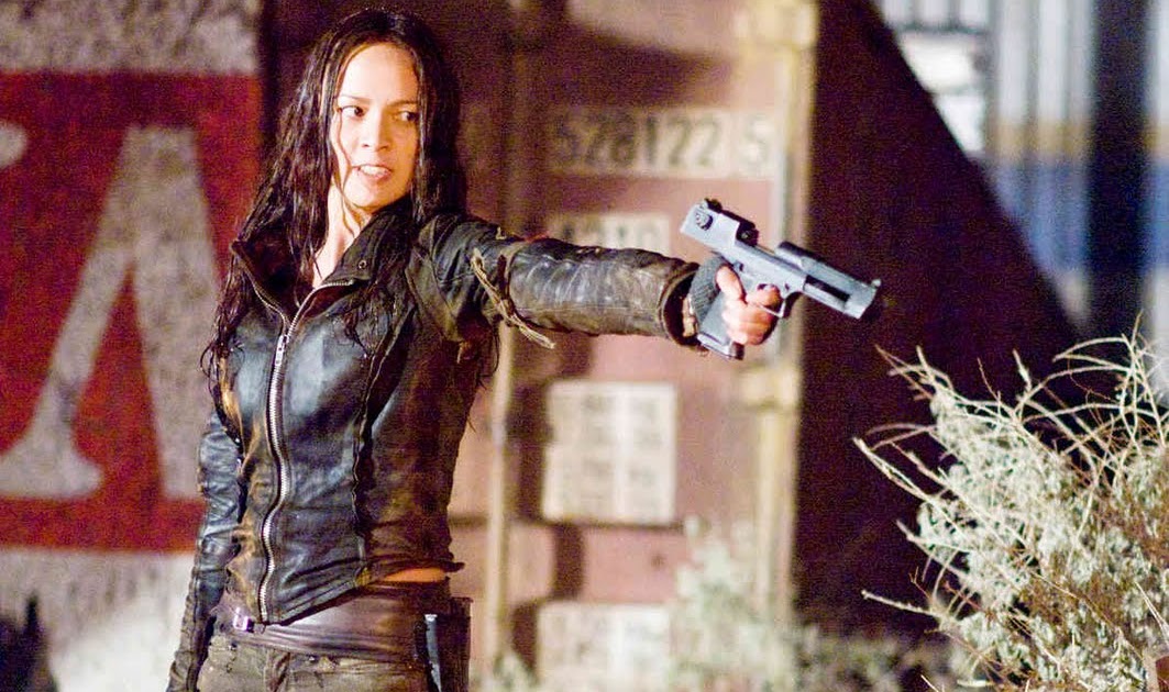 Deleted Topless Scene Of Moon Bloodgood In Terminator Salvation -  sandwichjohnfilms