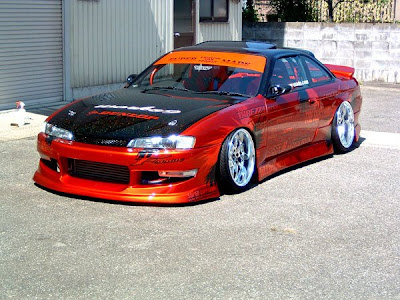 Check out this Nissan Silvia with flashy color